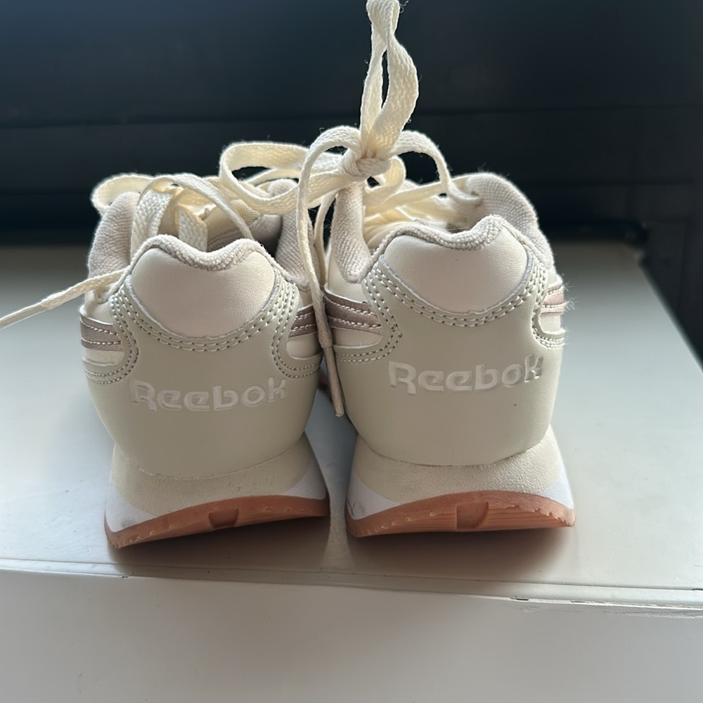 Kids Reebok - Picture 2 of 2
